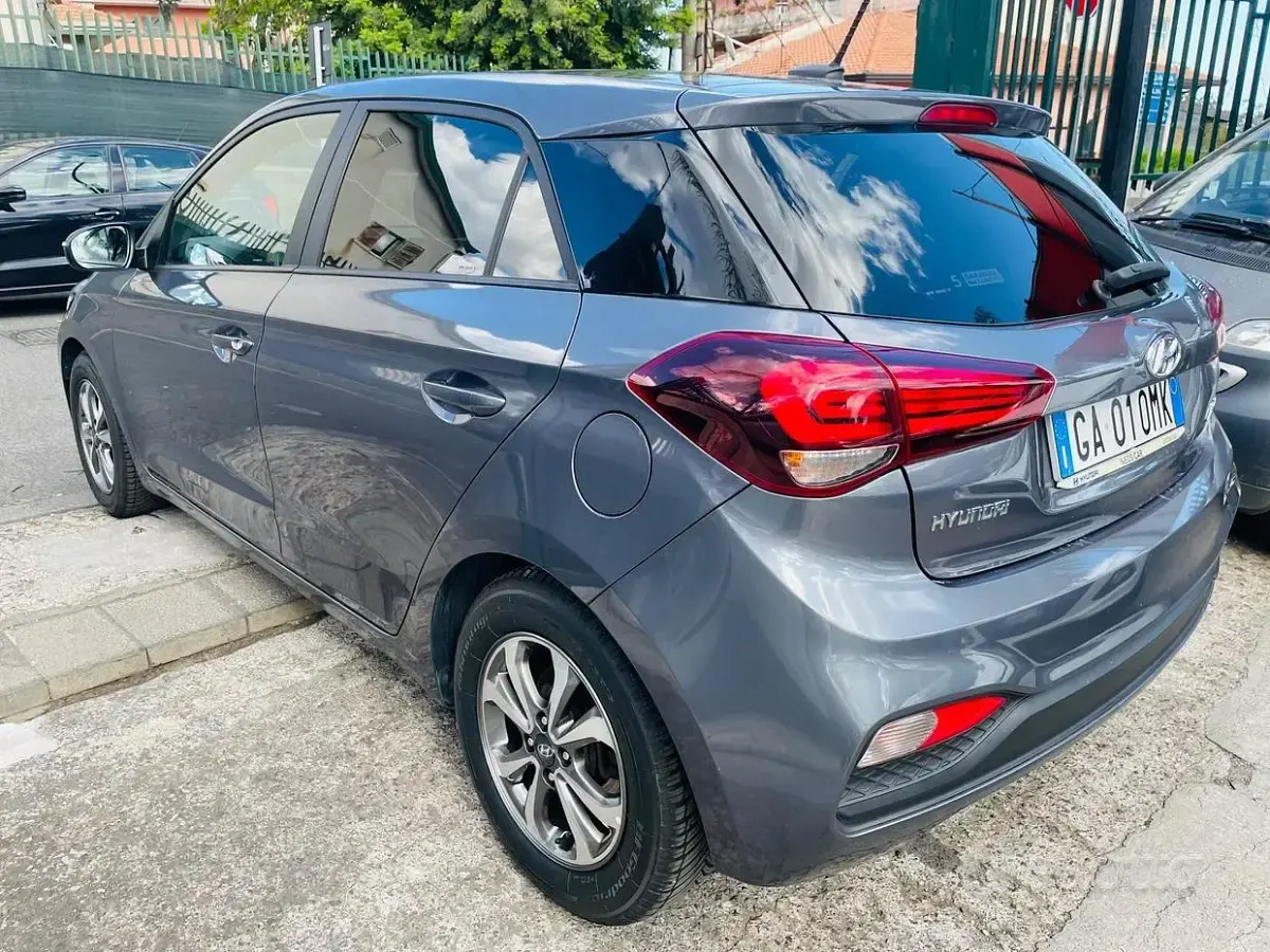 Usata Hyundai i20 75 CV (55 kW) 2020 Grigio Utilitaria