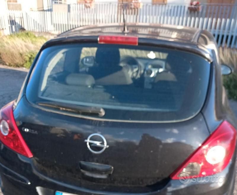 Nero Usata 2009 Opel Corsa Sport Due volumi | 2500 € (Ottimo prezzo) - Immagine 1/4