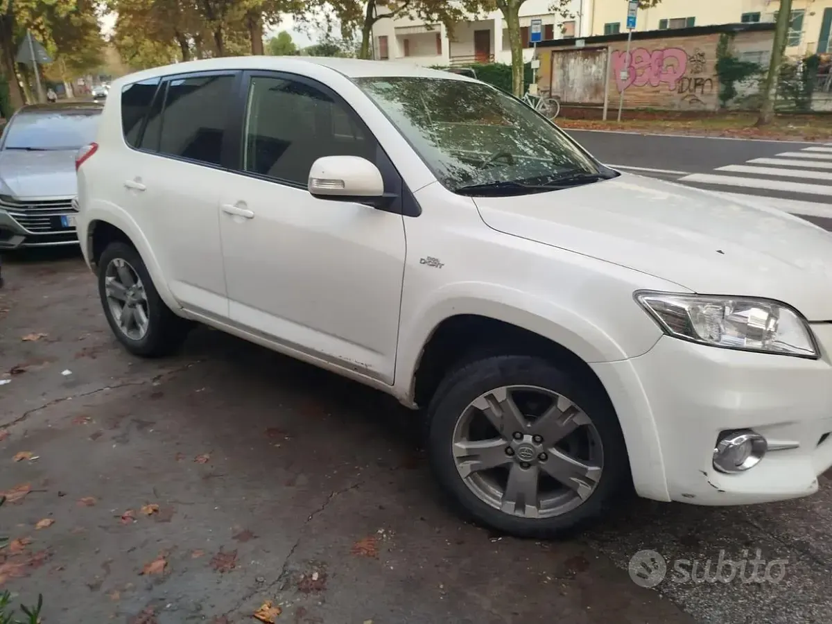 Usata Toyota RAV4 136 CV (100 kW) 2010 Bianco SUV