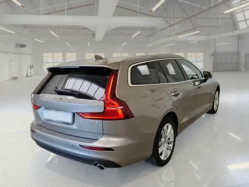 Usata Volvo V60 Business Edition 150 CV (110 kW) 2020 Grigio Station wagon