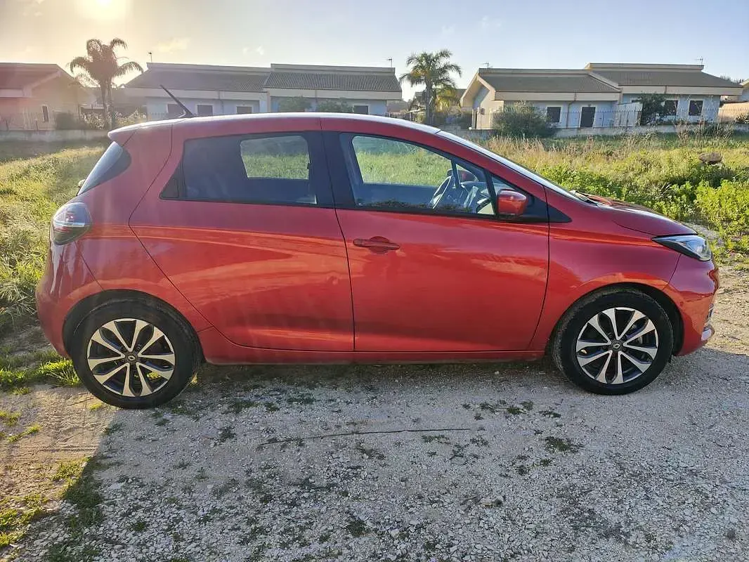 Usata Renault Zoe Intens 50 kW (69 CV) 2021 Rosso Utilitaria