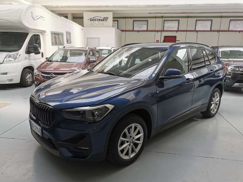 Usata BMW X1 Advantage 116 CV (85 kW) 2021 Phytonicblau metallic SUV