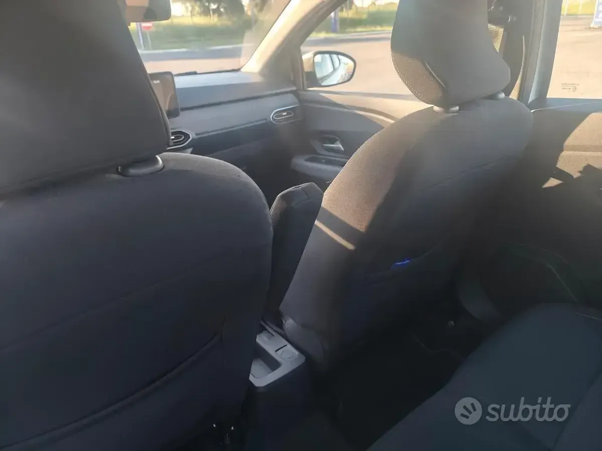 Usata Dacia Sandero Expression 110 CV (80 kW) 2024 Bianco Berlina