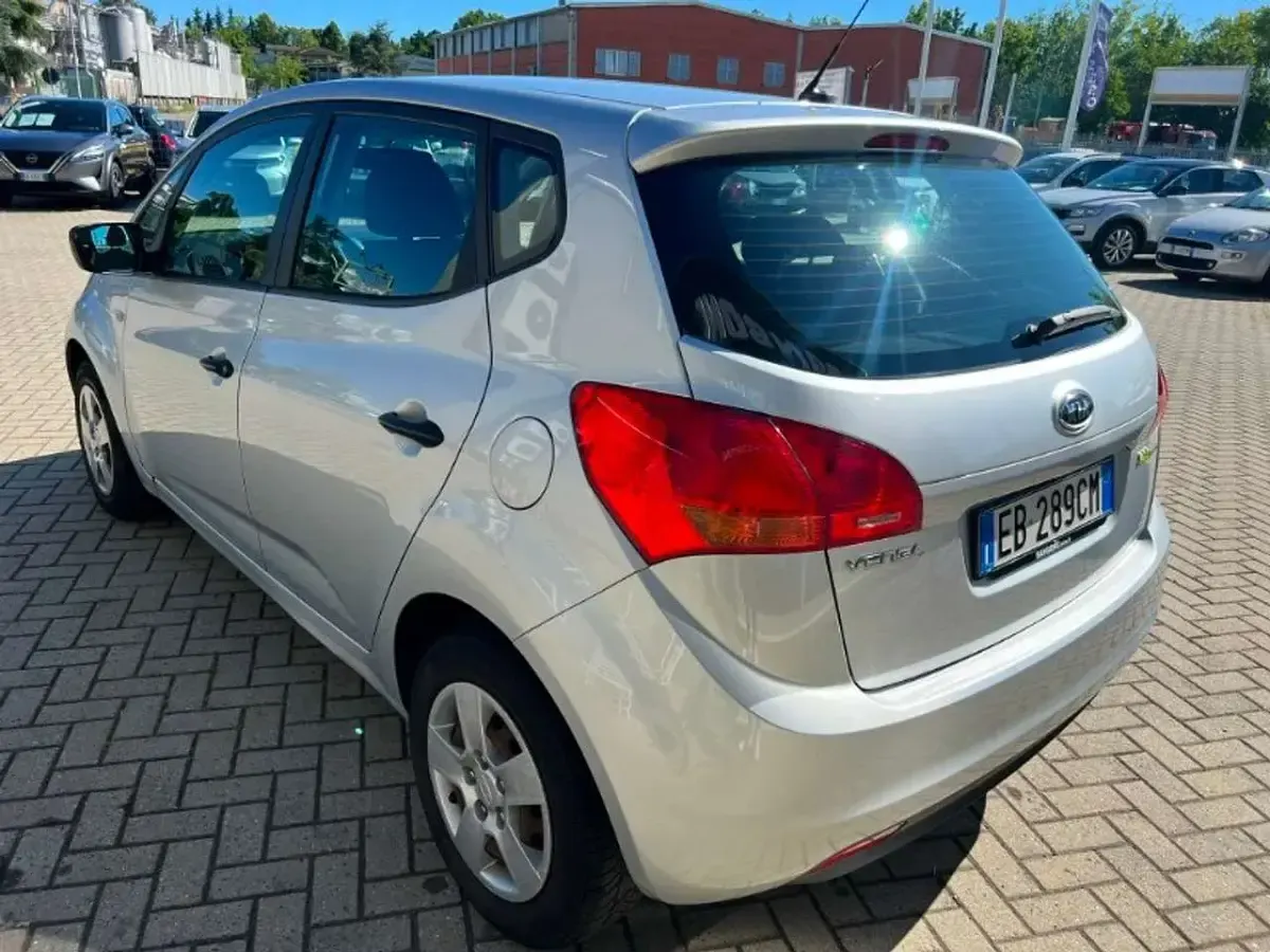 Usata Kia Venga EX 90 CV (66 kW) 2010 Grigio Utilitaria