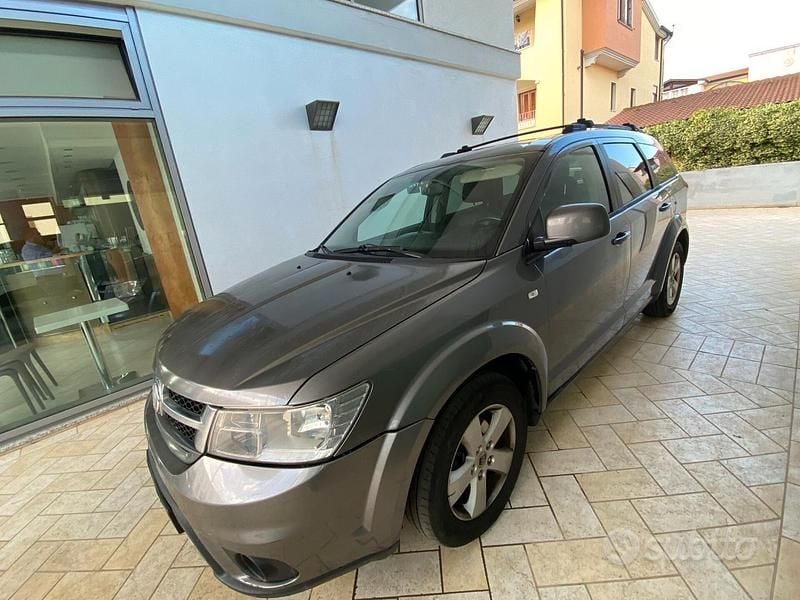 Usata Fiat Freemont 140 CV (102 kW) 2011 Grigio SUV