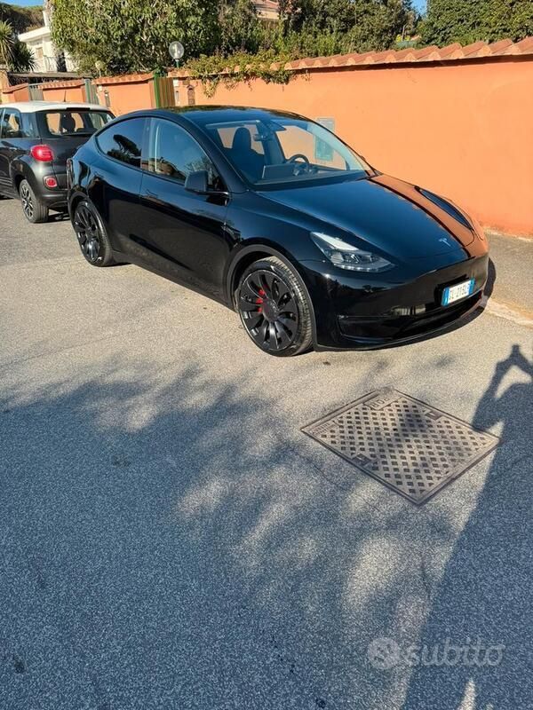 Usata Tesla Model Y Performance 392 kW (534 CV) 2022 Nero SUV