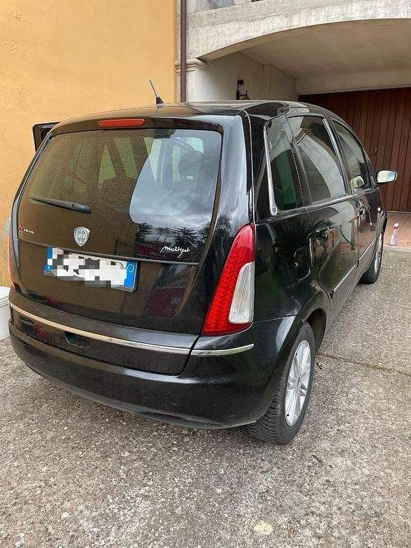 Usata Lancia Musa 120 CV (88 kW) 2009 Nero Monovolume