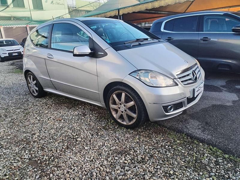 Argento Usata 2008 Mercedes A170 Avantgarde Coupé | 5500 € (Cara) - Immagine 1/4