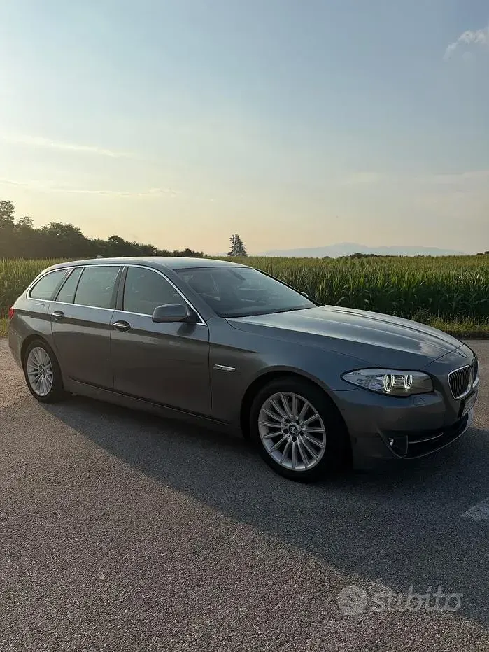Usata BMW 520 184 CV (135 kW) 2010 Grigio Station wagon