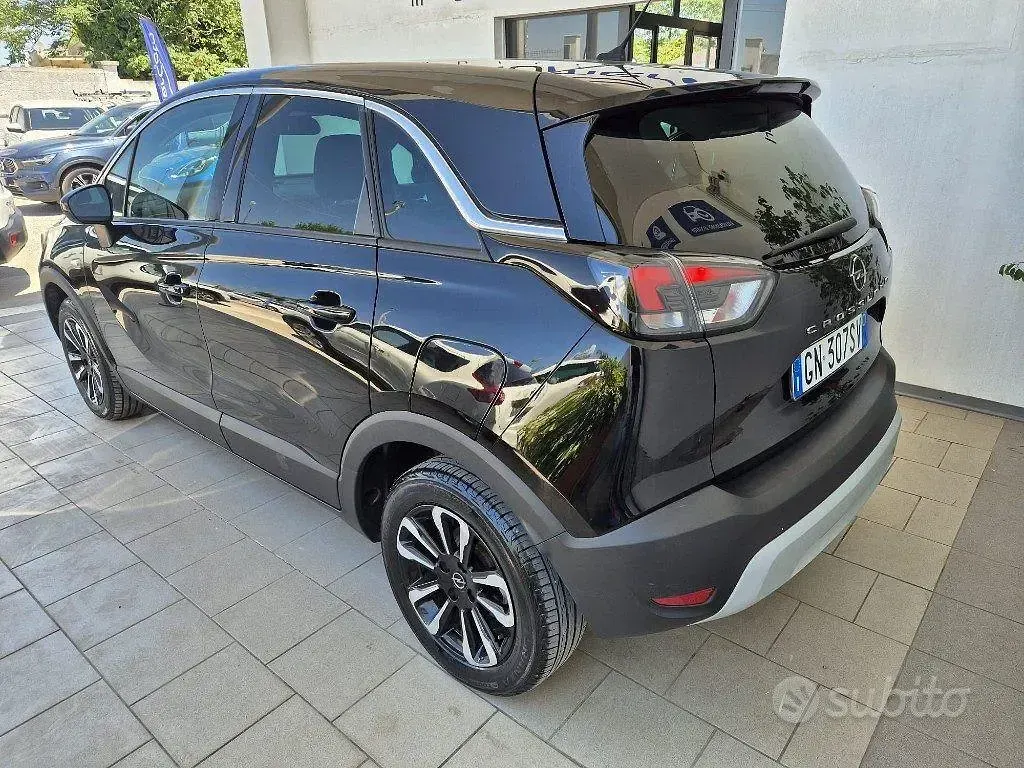 Usata Opel Crossland Elegance 110 CV (80 kW) 2023 Nero SUV