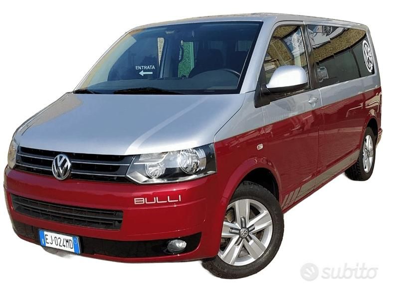 Usata VW Caravelle 140 CV (102 kW) 2011 Grigio Furgone