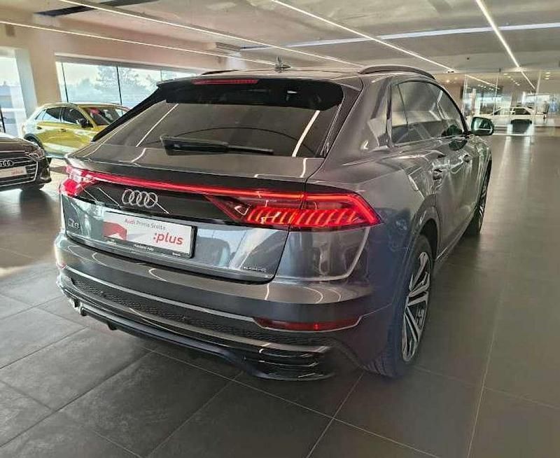 Usata Audi Q8 Sport 231 CV (169 kW) 2020 Grigio SUV