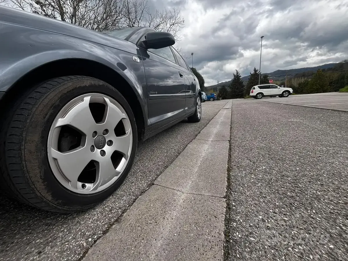Usata Audi A3 140 CV (102 kW) 2007 Grigio Utilitaria