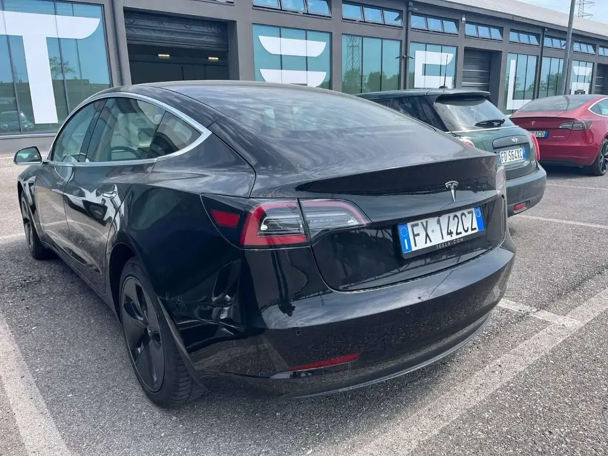 Usata Tesla Model 3 Standard Range 100 kW (136 CV) 2019 Nero Berlina