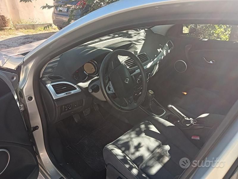 Usata Renault Mégane 130 CV (95 kW) 2010 Grigio Berlina