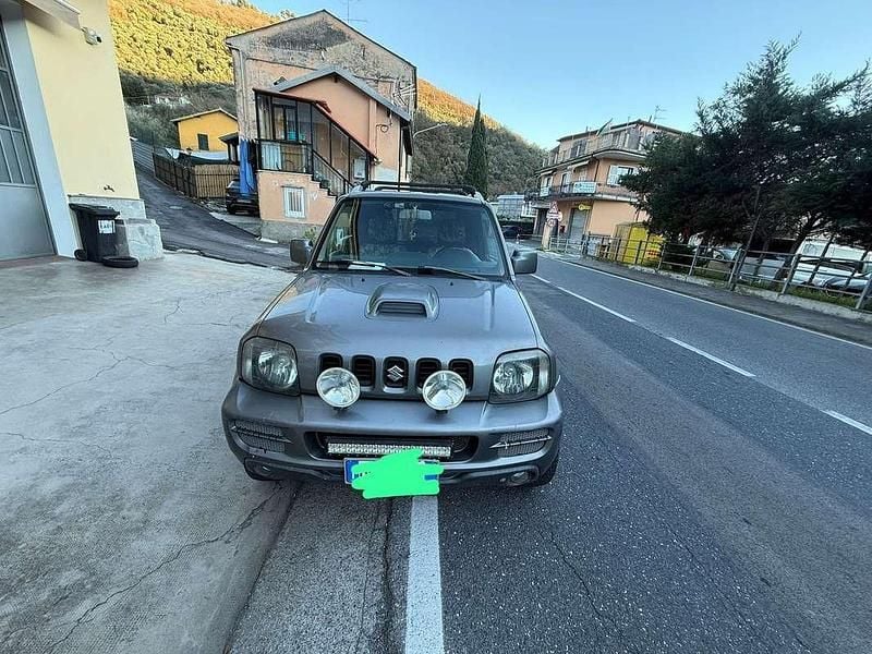 Second-hand Suzuki Jimny 86 CP (63 kW) 2008 Gri SUV