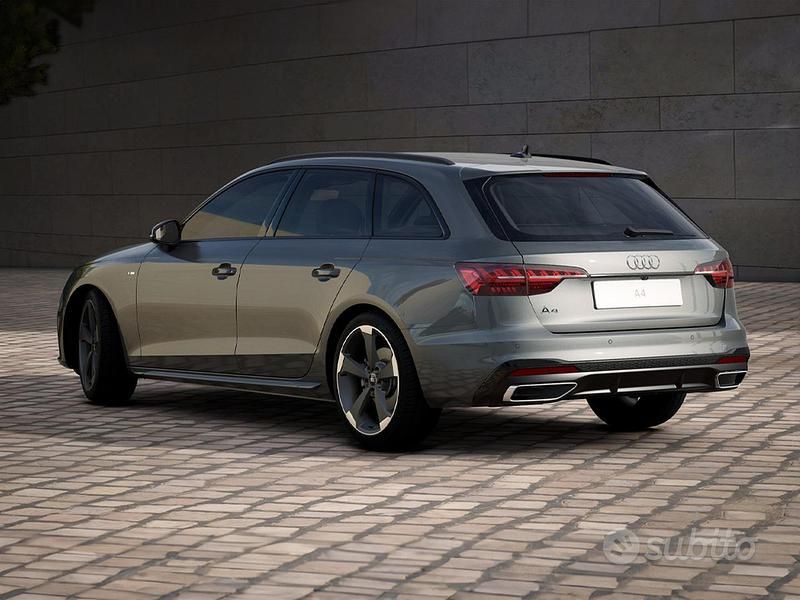 Usata Audi A4 S-Line 163 CV (119 kW) 2023 Grigio chronos metallizzato Station wagon