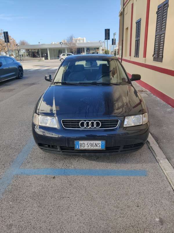 Usata 1999 Audi A3 Ambition Tre volumi | 1250 € (Ottimo prezzo) - Immagine 1/4