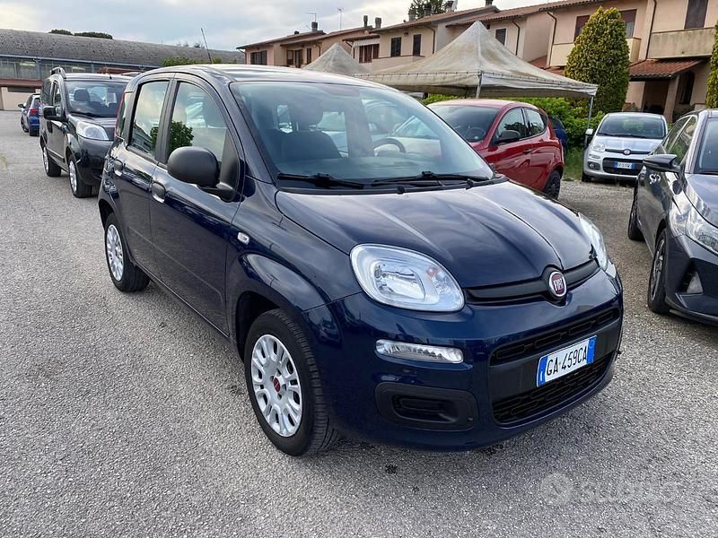 Begagnad Fiat Panda Easy 69 HK (50 kW) 2020 Blå Halvkombi