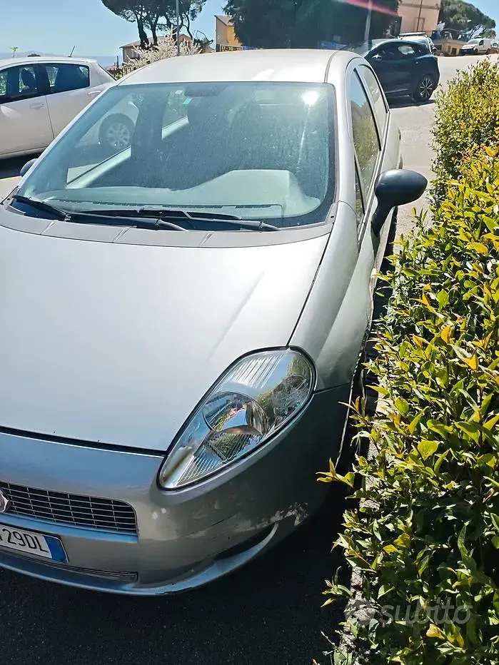 Usata Fiat Grande Punto 77 CV (56 kW) 2013 Grigio Utilitaria
