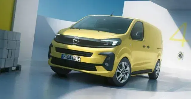 Nuova Opel Vivaro-e Combi S 119 CV (87 kW) 2026 Bianco Monovolume