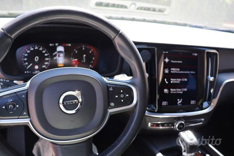 Usata Volvo V60 Business Edition 2020 Grigio Station wagon