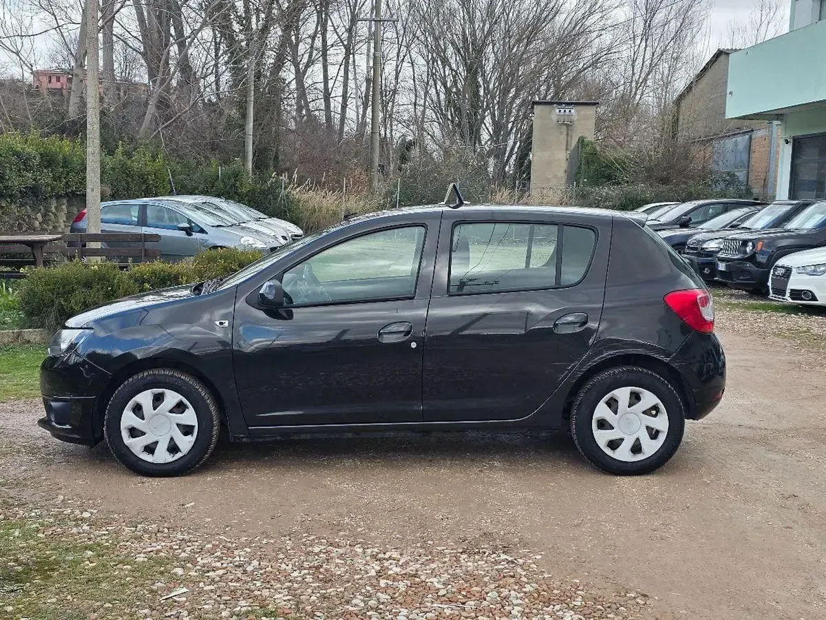 Usata Dacia Sandero 75 CV (55 kW) 2014 Utilitaria