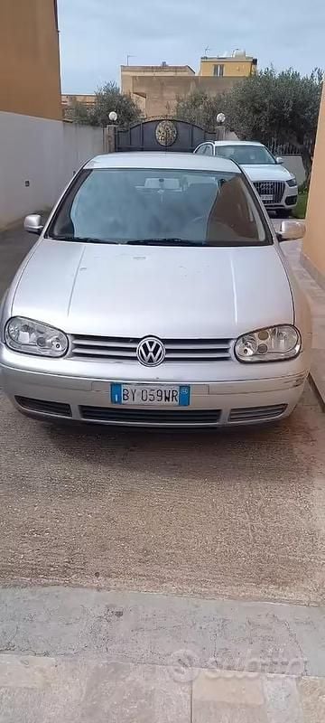 Usata VW Golf IV 130 CV (95 kW) 2002 Grigio Berlina