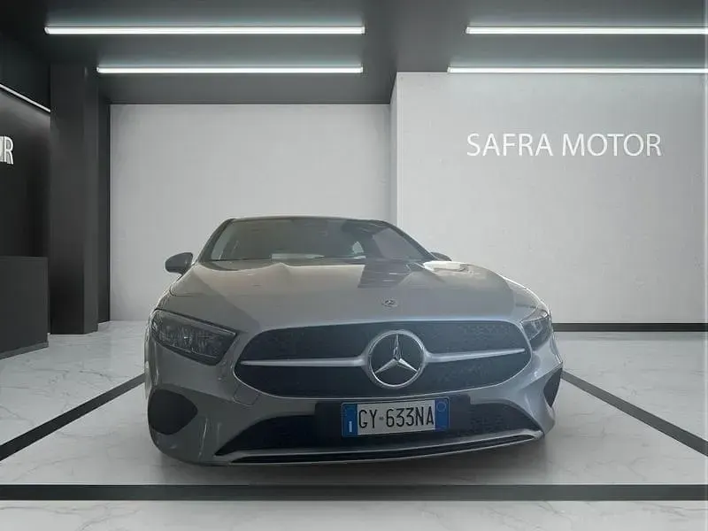 Usata Mercedes A180 Advanced 116 CV (85 kW) 2025 Argento Berlina