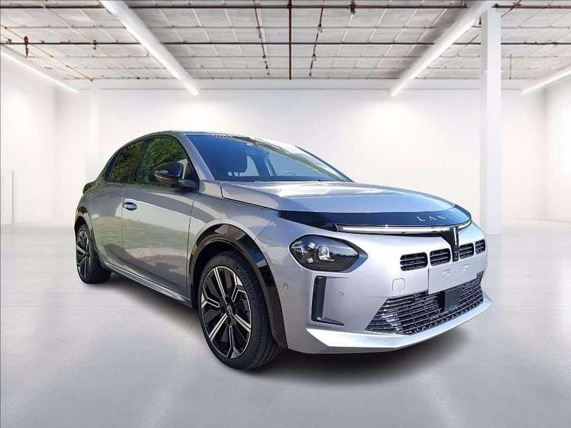 Nuova Lancia Ypsilon 110 CV (80 kW) 2026 Argento metallizzato Utilitaria