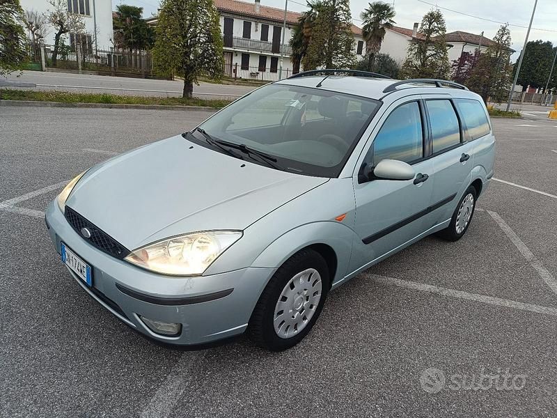 Usata Ford Focus 100 CV (73 kW) 2003 Grigio Station wagon