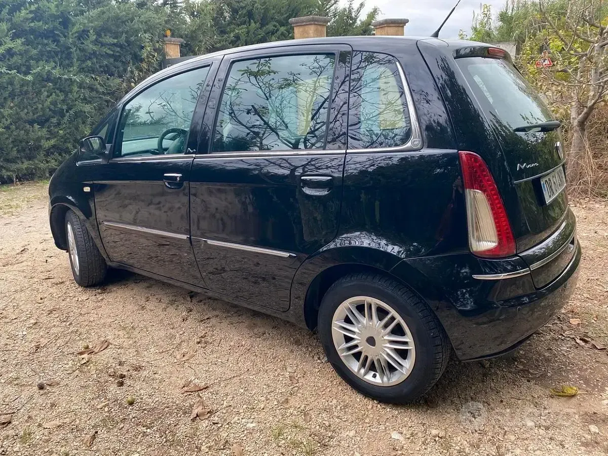Usata Lancia Musa 90 CV (66 kW) 2008 Nero Monovolume