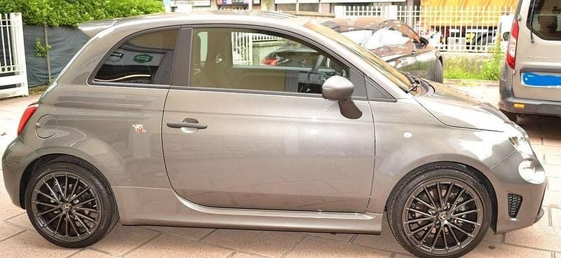 Grigio Usata 2024 Abarth 595 Competizione Due volumi | 22.500 € (Buon prezzo) - Immagine 1/4