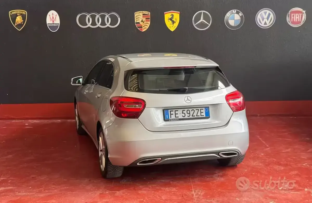 Usata Mercedes A160 Premium 90 CV (66 kW) 2016 Grigio Utilitaria