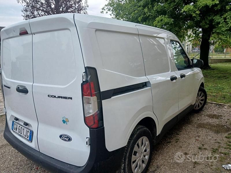 Usata Ford Transit 100 CV (73 kW) 2024 Bianco SUV