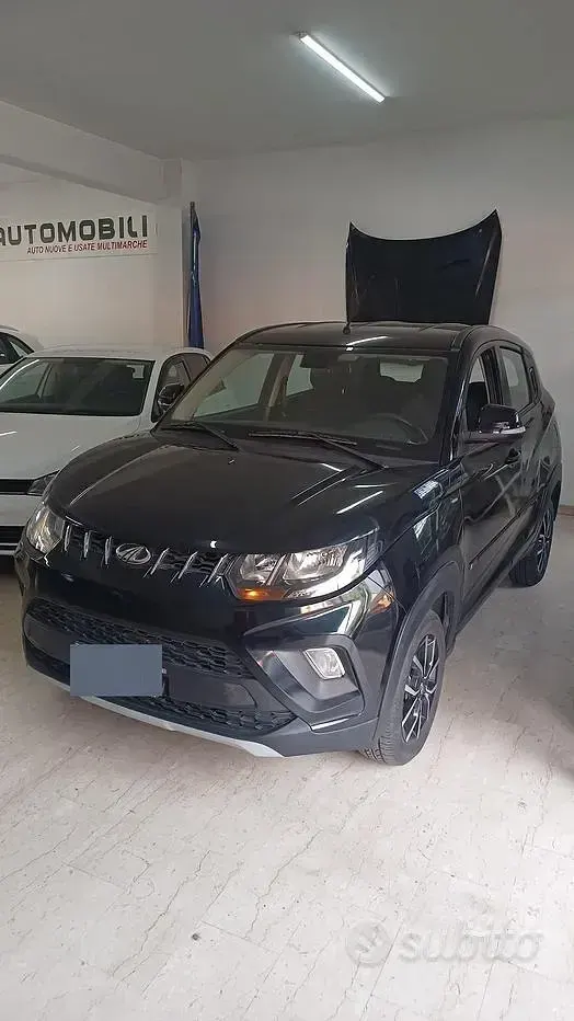 Usata Mahindra KUV100 87 CV (63 kW) 2023 Nero SUV