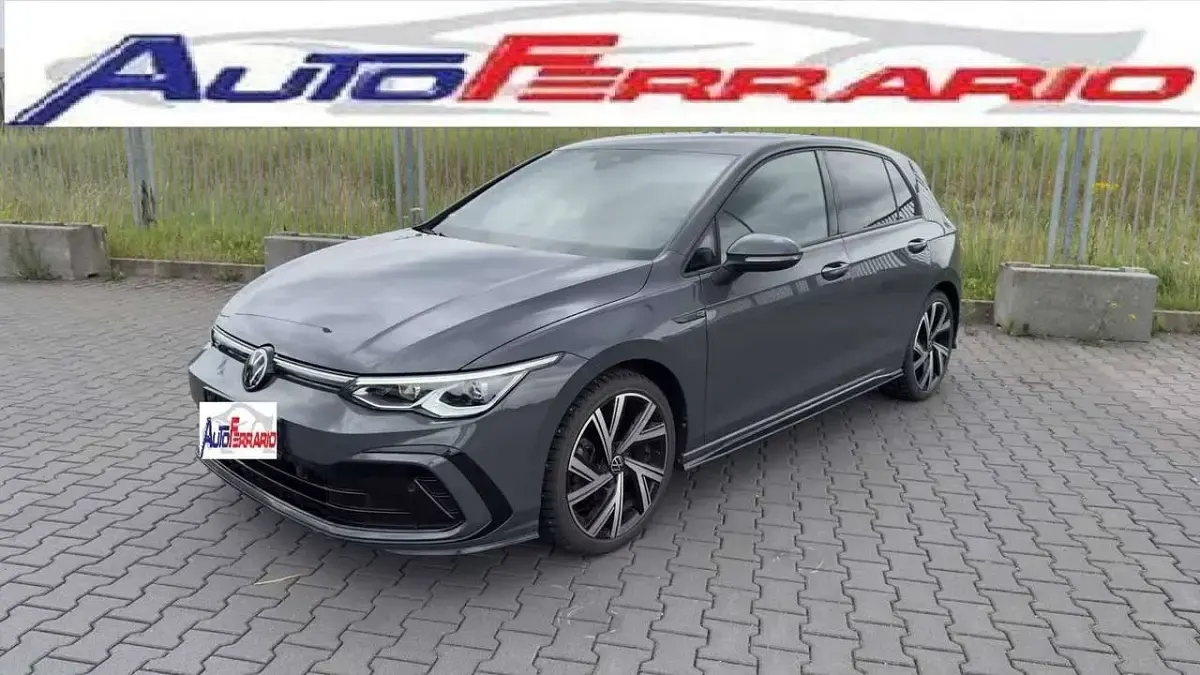 Usata VW Golf VIII R-line 150 CV (110 kW) 2024 Grigio Berlina