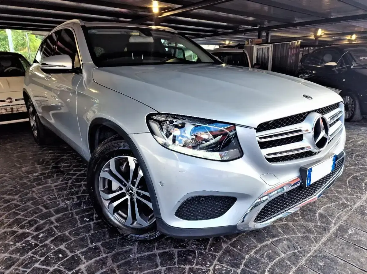 Usata Mercedes GLC220 Business 170 CV (125 kW) 2017 Grigio SUV