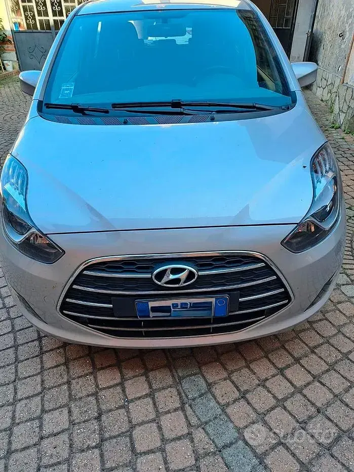 Usata Hyundai ix20 90 CV (66 kW) 2016 Grigio Utilitaria