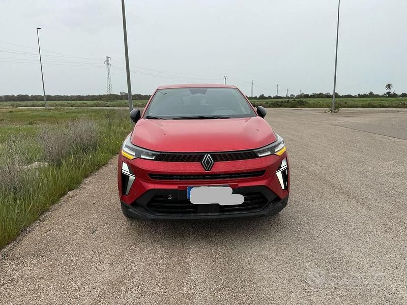 Usata Renault Captur 101 CV (74 kW) 2024 Rosso SUV
