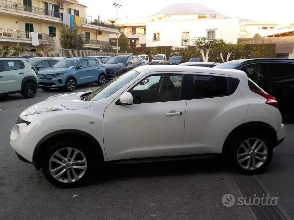 Usata Nissan Juke Tekna 110 CV (80 kW) 2010 Bianco SUV