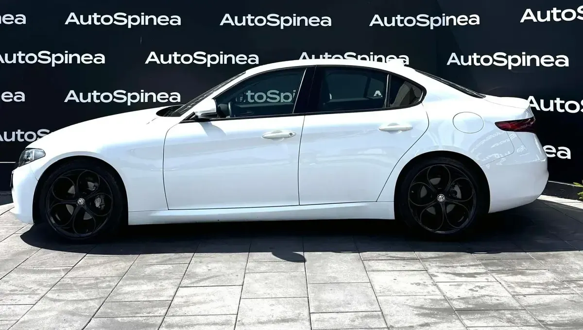 Usata Alfa Romeo Giulia 150 CV (110 kW) 2018 Bianco Berlina