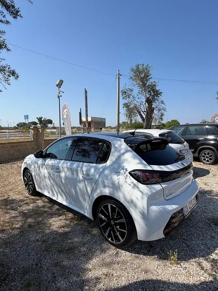 Usata Peugeot 208 101 CV (74 kW) 2020 Bianco Utilitaria