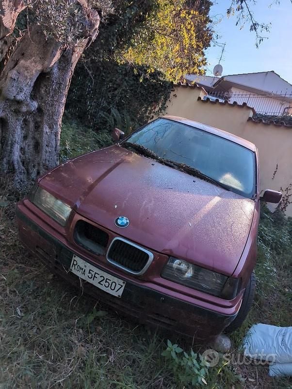 Usata BMW 318 140 CV (102 kW) 1994 Rosso Berlina