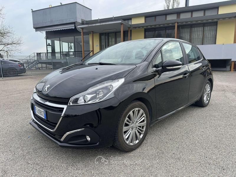 Usata Peugeot 208 Allure 75 CV (55 kW) 2017 Other Utilitaria