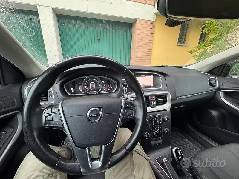 Usata Volvo V40 CC 120 CV (88 kW) 2019 Bianco Station wagon