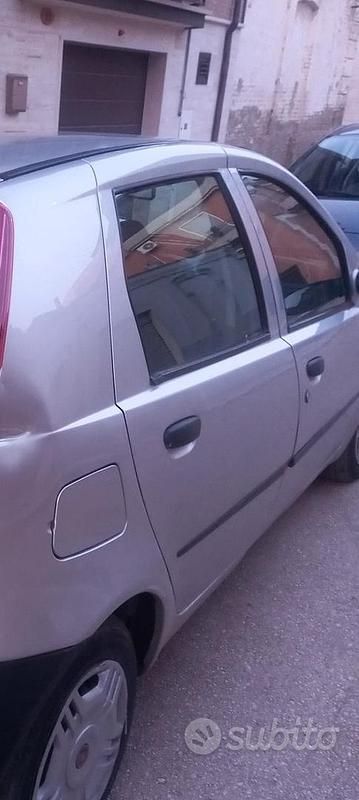 Usata Fiat Punto Classica 69 CV (50 kW) 2008 Grigio Utilitaria