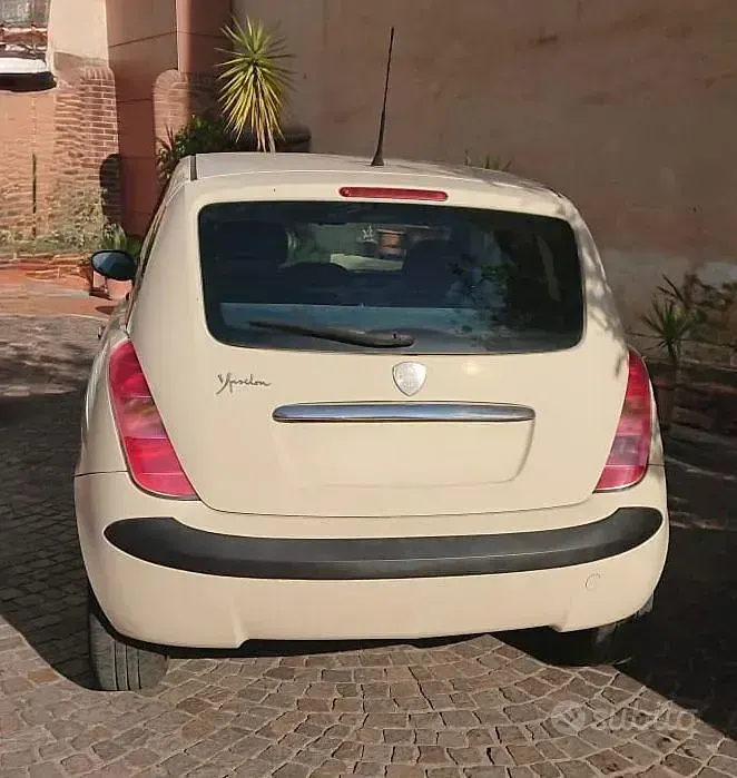 Usata Lancia Ypsilon 60 CV (44 kW) 2005 Utilitaria
