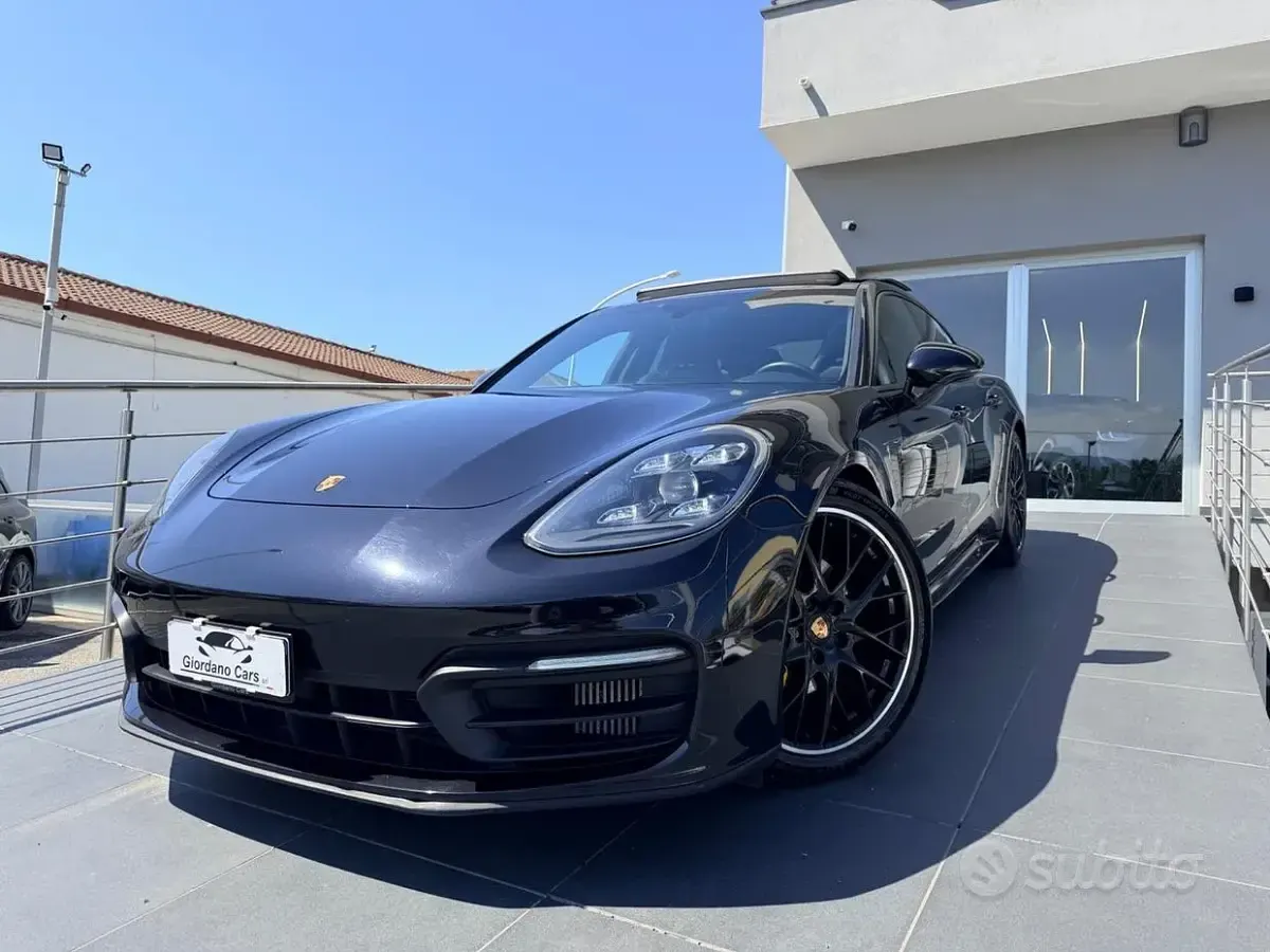 Usata Porsche Panamera 330 CV (242 kW) 2021 Nero Berlina