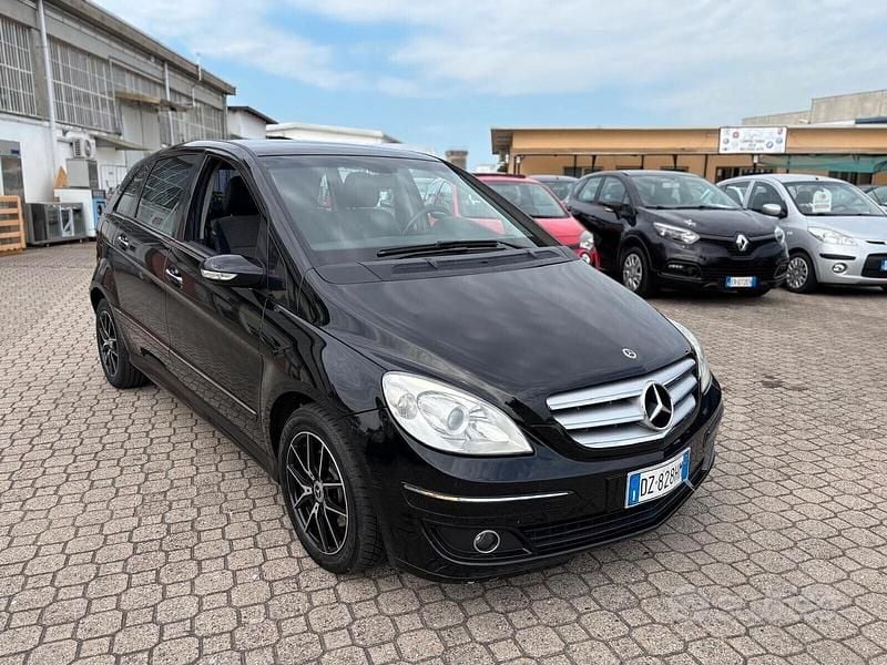 Nero Usata 2009 Mercedes B180 Monovolume | 2490 € (Ottimo prezzo) - Immagine 1/4